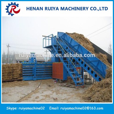 Automatic straw baler